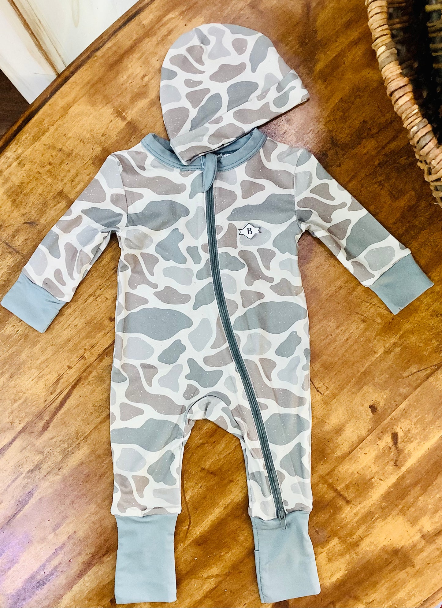 Burlebo Baby Full-zip Onesie