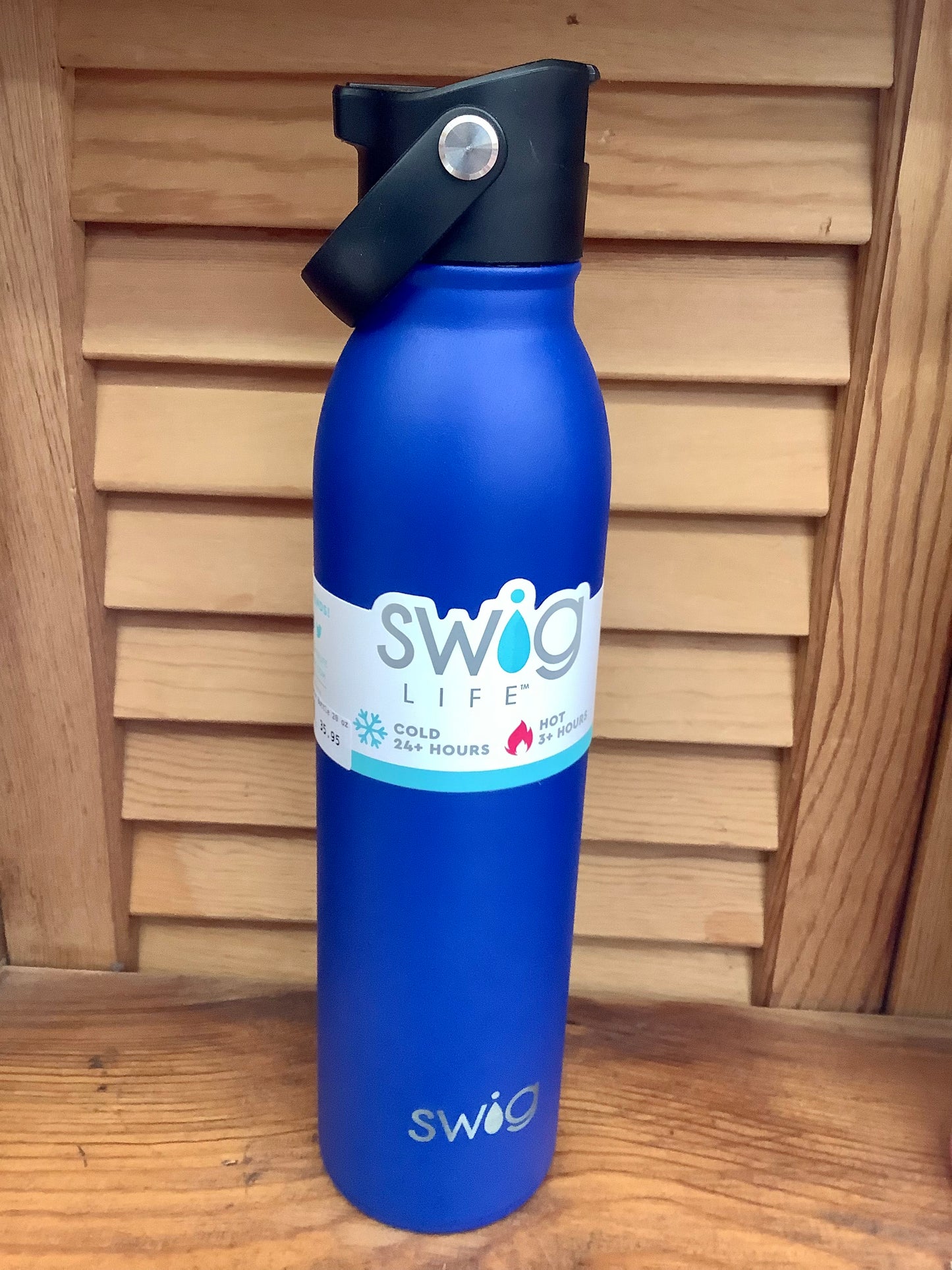 Swig flip sip 20oz water bottle